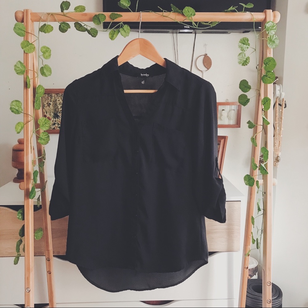 By & By Black V-neck Button Up Blouse - Size Small
